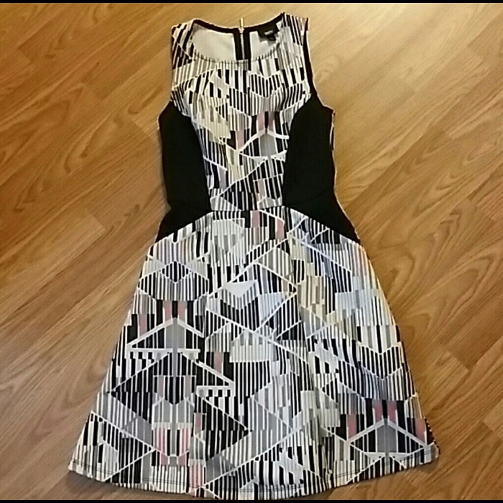 Geometric patterned dress